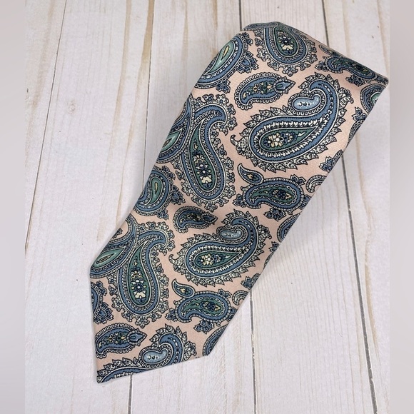 Ferrell Reed For Nordstrom 100% Silk Tie Soft pink Paisley - Picture 6 of 6